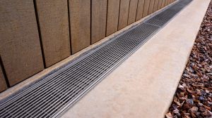 PC-install-Trench-Drain-Waiheke-Mansion-Driveway-Channel-680x380